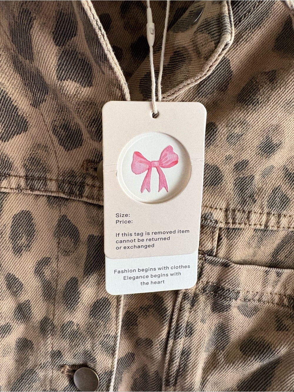 NWT Miou Muse Muted Leopard Denim Jacket
100% Cotton size Medium - Picture 5 of 7